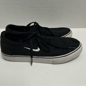 Nike S boys skateboard tennis, size 6.5Y